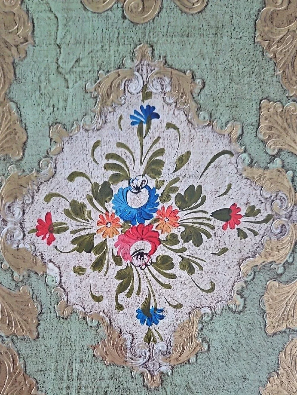 Florentine set decorative